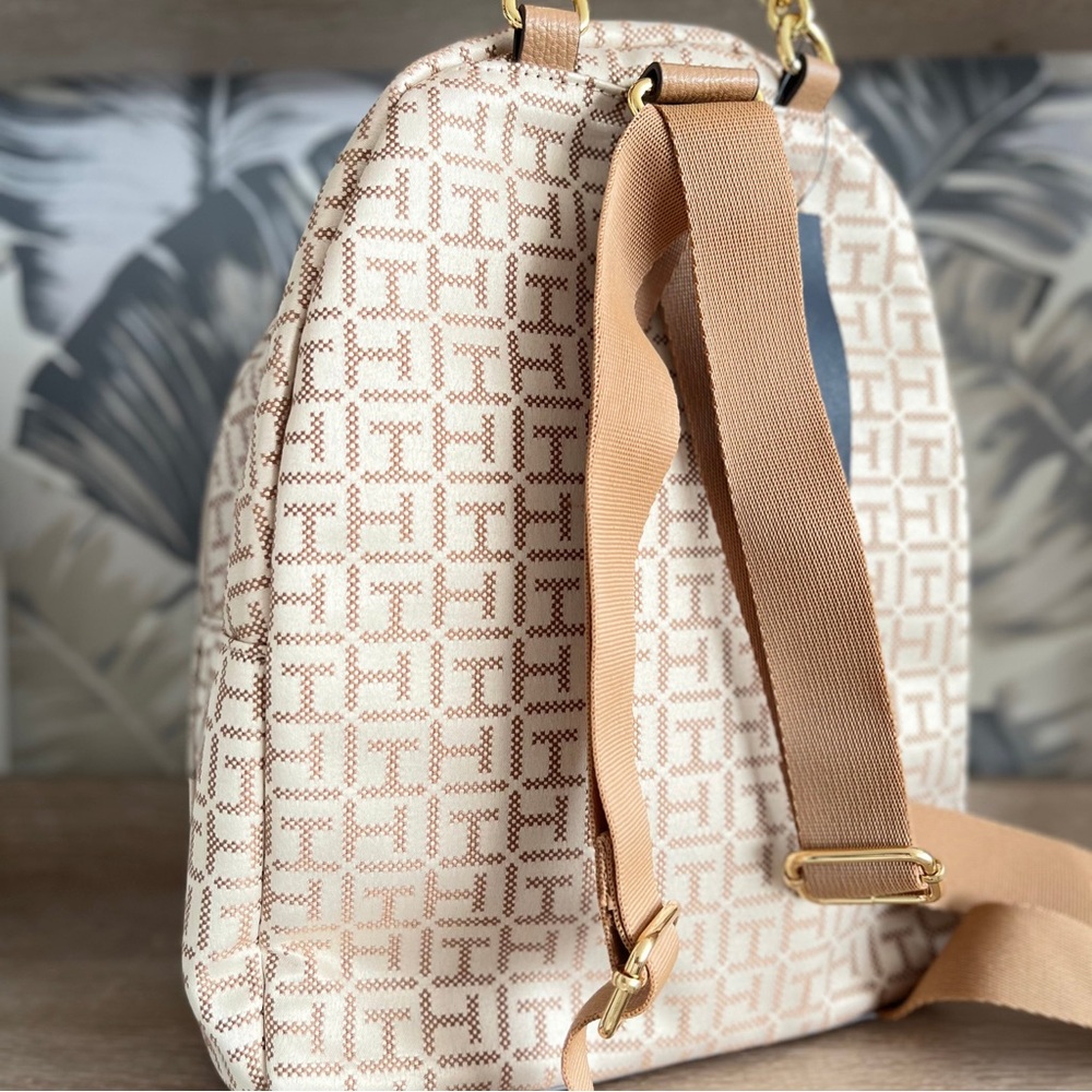 Tommy Hilfiger Cream and Tan Backpack NWT - Picture 4 of 16